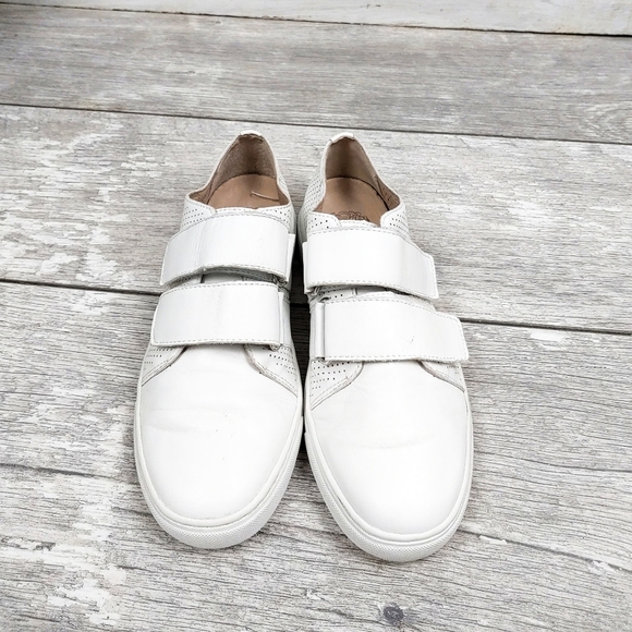 VINCE CAMUTO BRINDY WM 6LEATHER DBL STRAP SNEAKERS - Picture 9 of 10